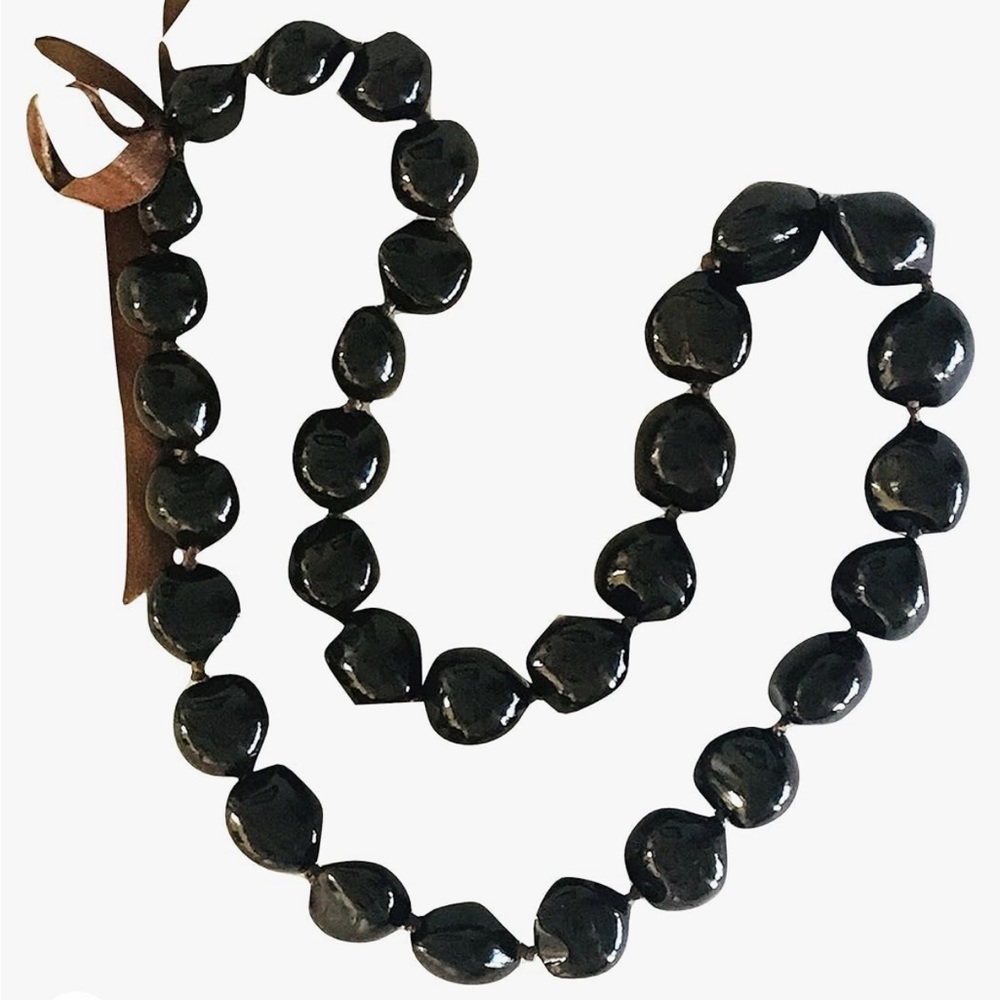 Hawaiian Kukui Nut Necklace, NWOT